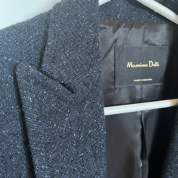 BNWT Navy Wool/polyester blazer perfect for fall to dress up or down! - Picture 5 of 6